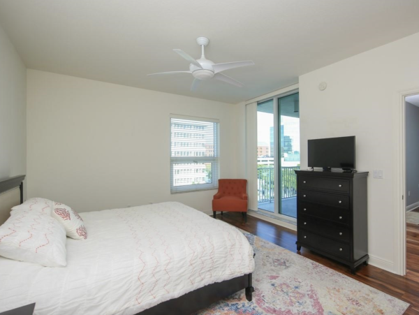 Downtown Sarasota Vacation Rentals Luxury Condo with Skyline Views